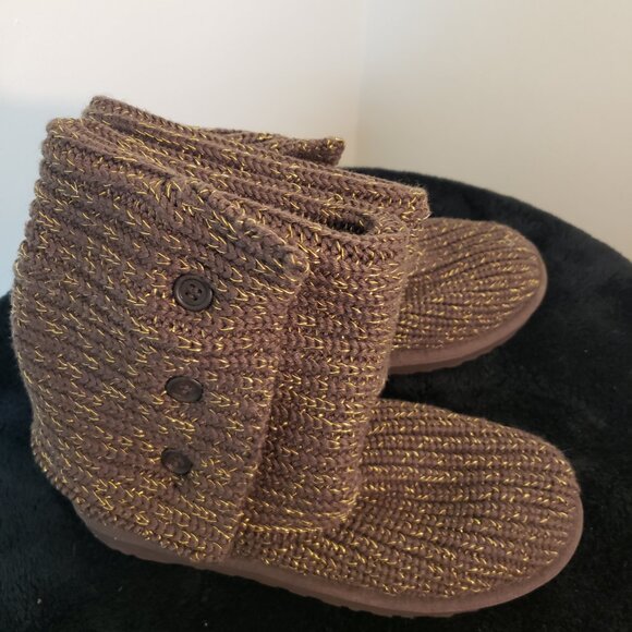 UGG Water Resistant Sweater Boot - Picture 13 of 17